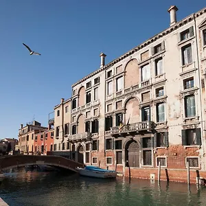 Inside Palazzo Foscarini , Venedig Italien